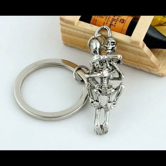 FOREVER LOVE SKELETON KEYCHAIN - Picture 1 of 2